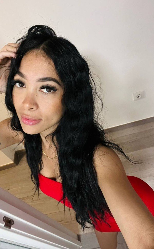 PATY. LATINA CON UNAS CURVAS DE ESCANDALO… IMAGINAME ENCIMA DE TI