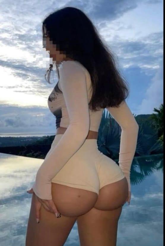 AMIGAS FIESTERAS Y COMPLCIENTES