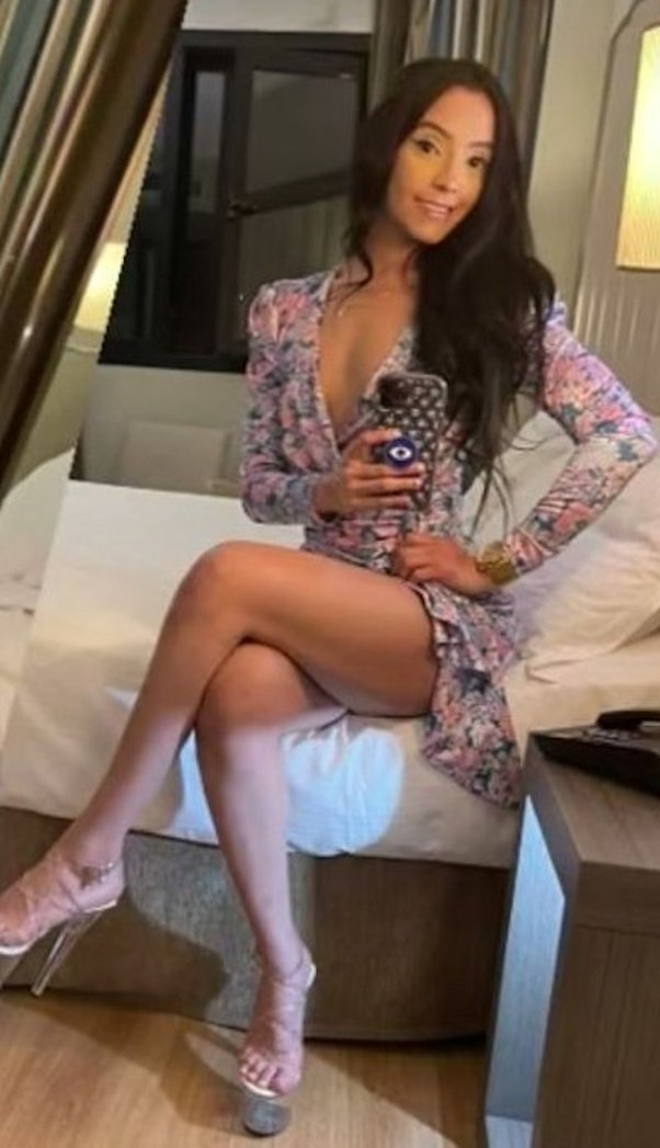 Joven estudiante caliente y morbosa, FOLLAMOS??