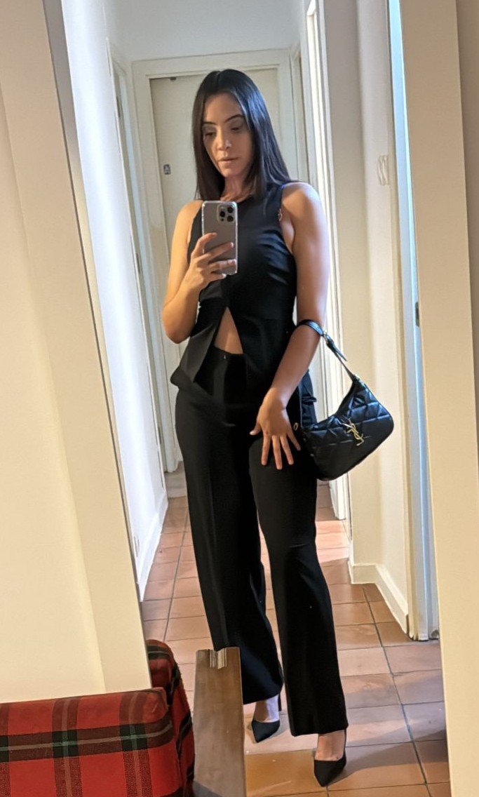 Joven estudiante caliente y morbosa, FOLLAMOS??