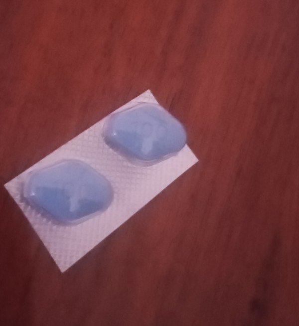 LA REINA DE LA FIESTA Y ÉL GRIEGO POR POCOS DÍAS 24 /7 ZONA ALCAMPO