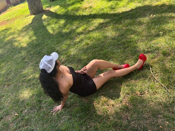 HERMOSA MORENA LLENA DE MUCHO CARIÑO RECIEN LLEGADA