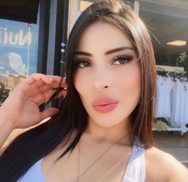 LUNA COLOMBIANA 22 AÑITOS