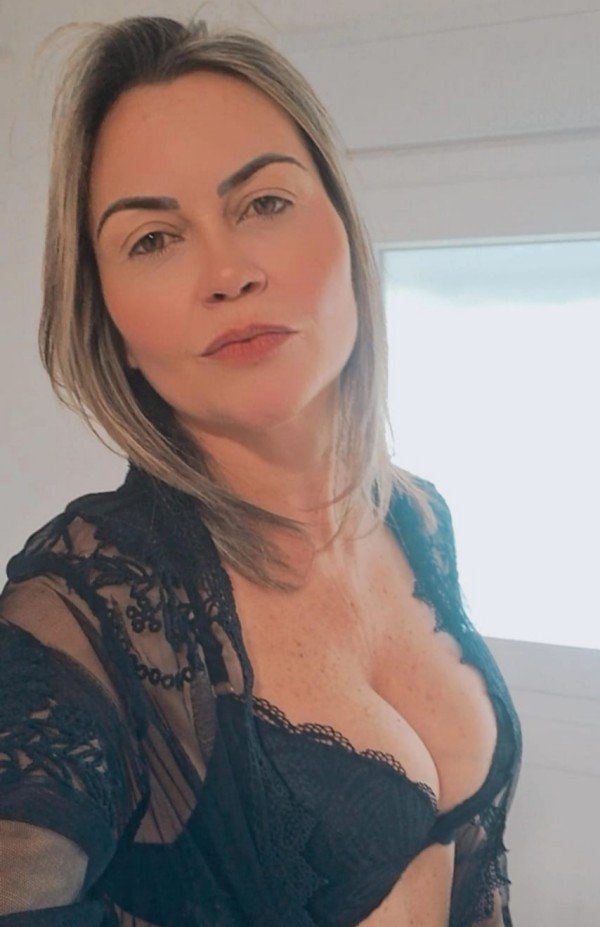 Soy un lujo de acompañante para saborear y disfrutar lentamente.