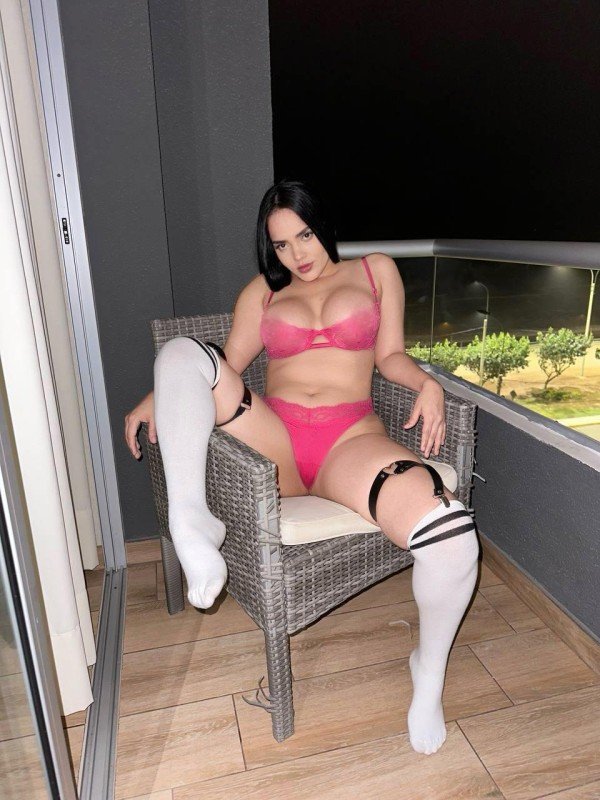 MELANIE JOVEN DELGADA