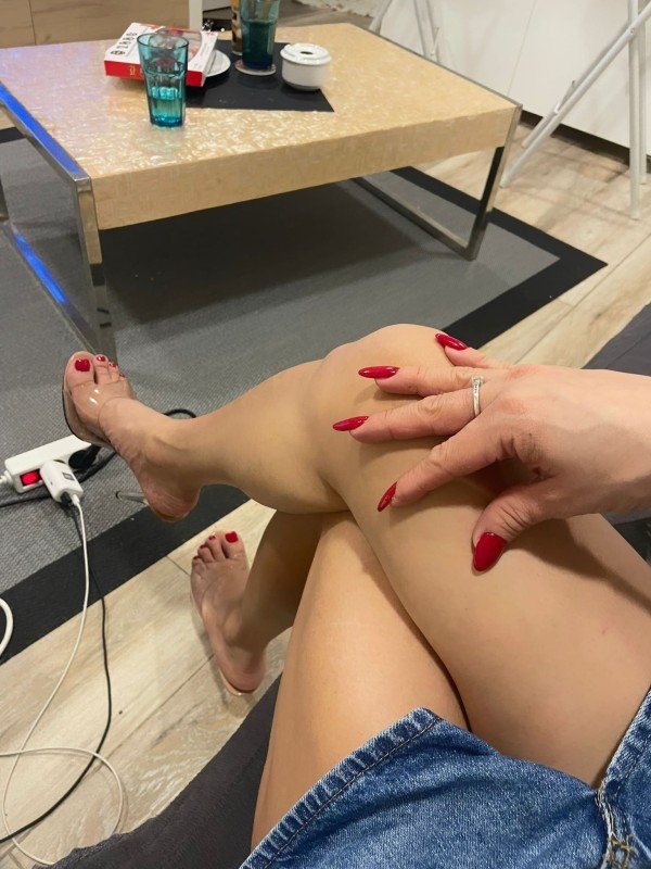 DULCE MIEL EXÓTICA FIESTERA TRANS DE LUJO PISO PRIVADO Y DISCRETO FEMENINA