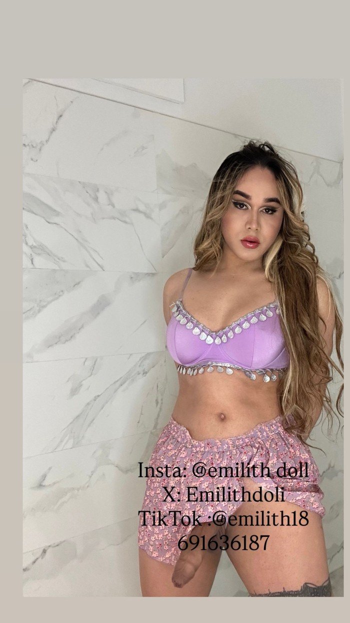 TRANS APASIONADA POLLONA LECHERA DESEOSA DE SEXO