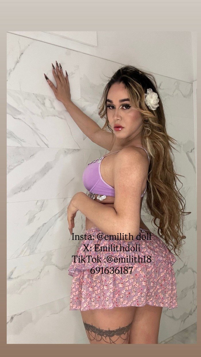 TRANS APASIONADA POLLONA LECHERA DESEOSA DE SEXO