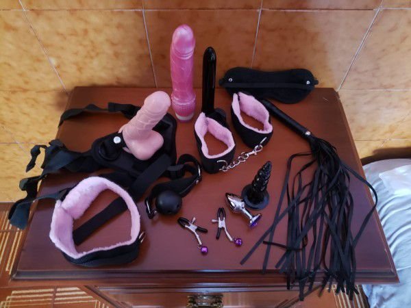 MORENA CURVY ARDIENTE MULTIORGASMICA VEN Y DISFRUTA DE UNA BUENA CORRIDA