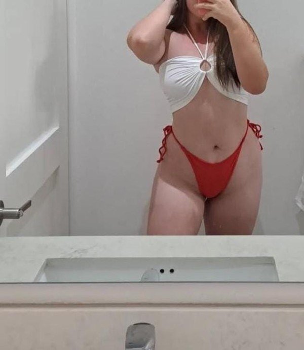 SARA PRECIOSA JOVENCITA IMPLICADA ARDIENTE MORBOSA EN GRANOLLERS